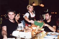 Khach, Ната, официантка и Дима