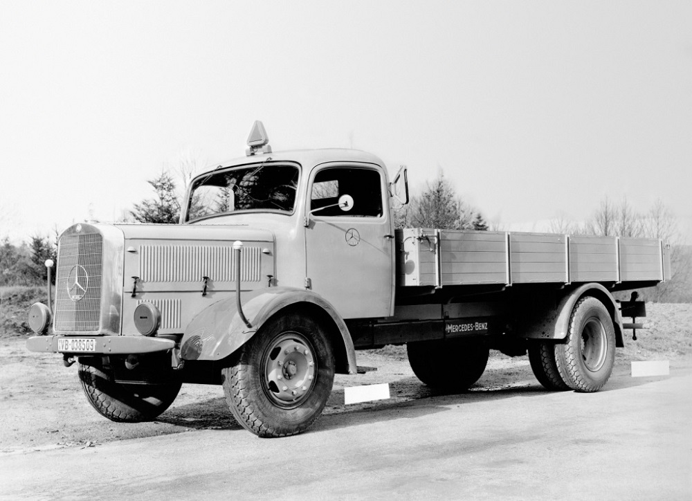 23. L 4500S S = Standart (стандартный) 4х2 (L 303) выпуска 1939-54 гг., произведено 10.709 шт.